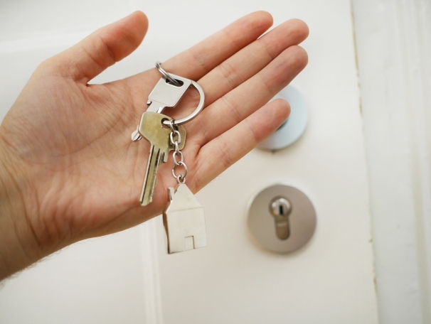 https://LauraMoore.StopRentingStartOwning.info
